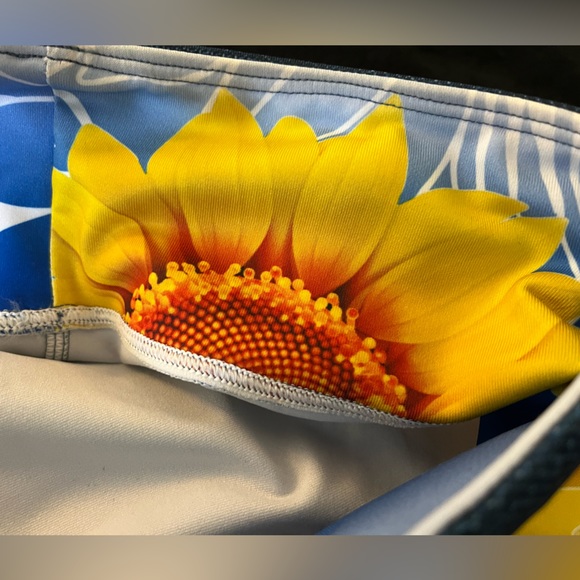 INKnBURN Sunflower Capris - Picture 14 of 14